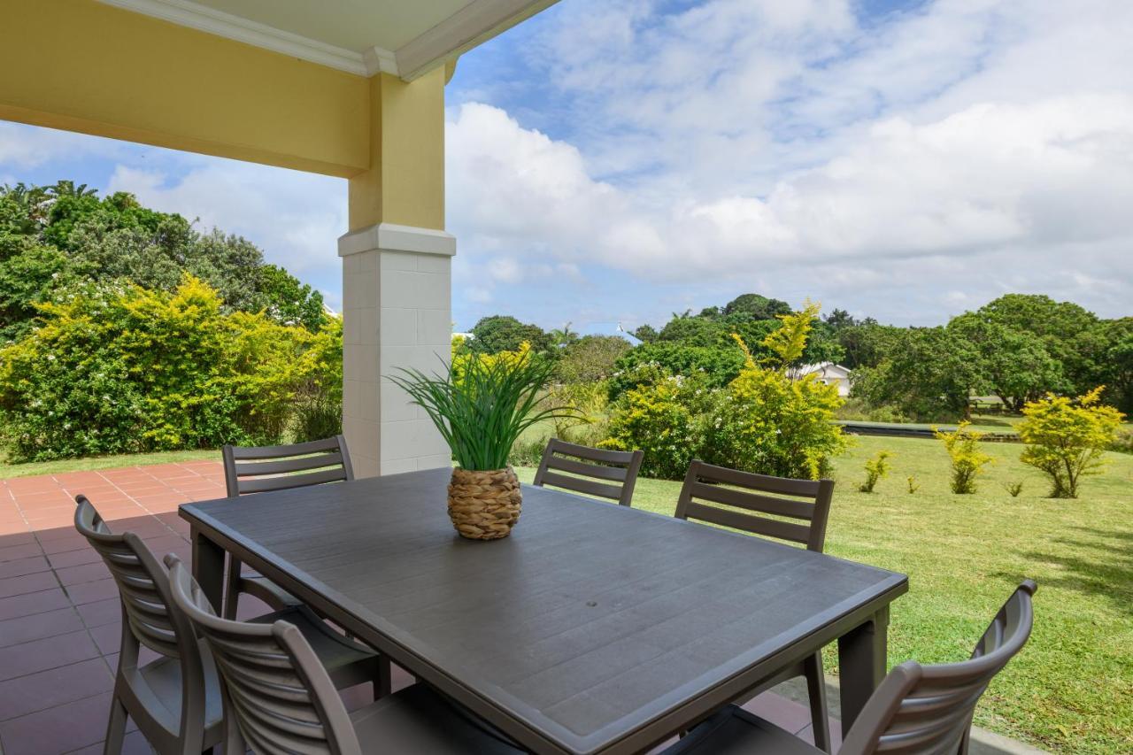 Villa Caylee Caribbean Estates - Ultra-Luxurious - Rimas Interiors Designs - Private Beachfront Escape - Premium Serviced For 8 Guests Port Edward Exterior foto