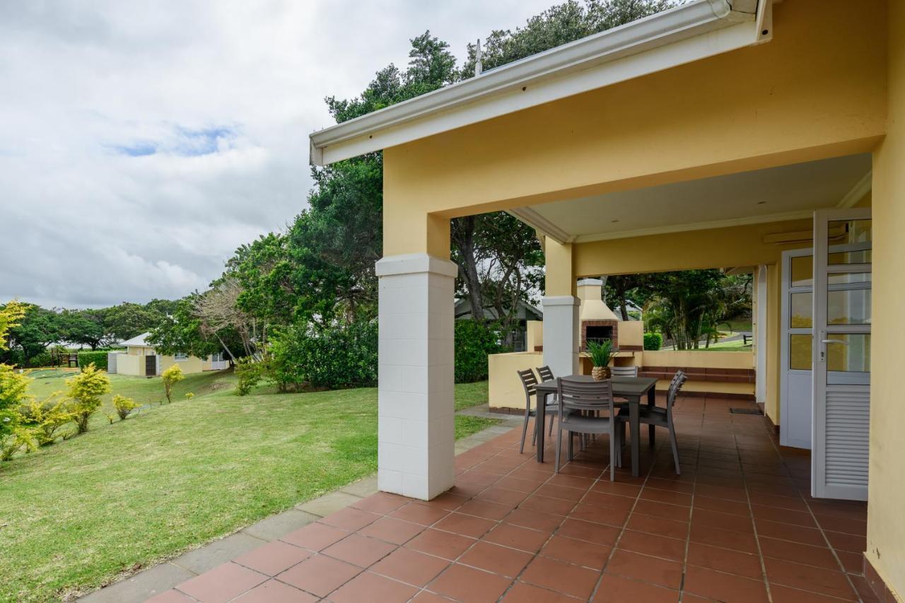 Villa Caylee Caribbean Estates - Ultra-Luxurious - Rimas Interiors Designs - Private Beachfront Escape - Premium Serviced For 8 Guests Port Edward Exterior foto