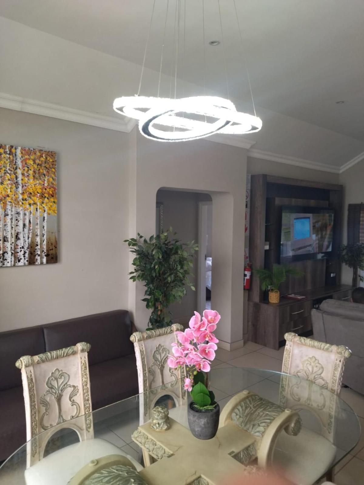Villa Caylee Caribbean Estates - Ultra-Luxurious - Rimas Interiors Designs - Private Beachfront Escape - Premium Serviced For 8 Guests Port Edward Exterior foto