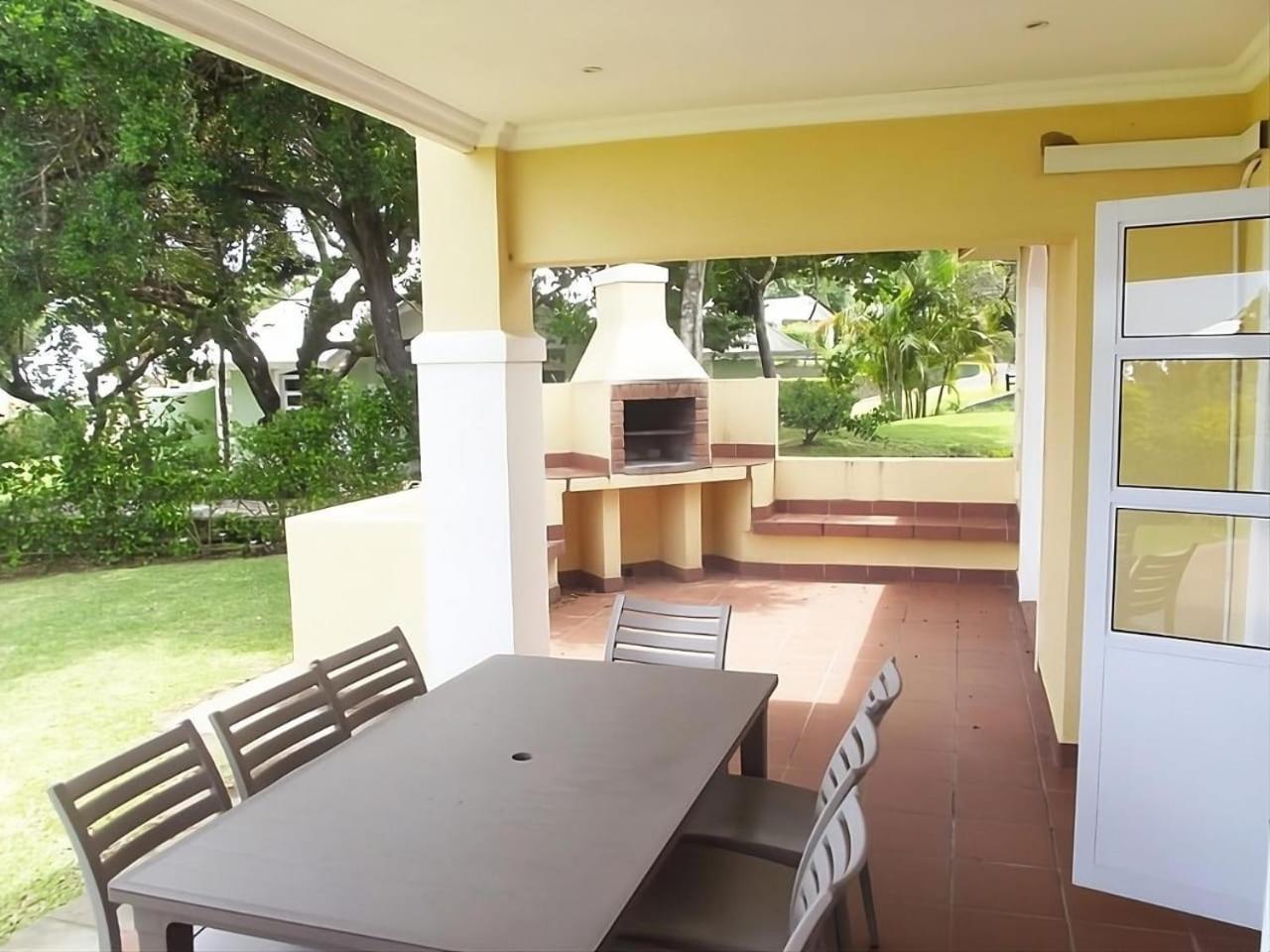 Villa Caylee Caribbean Estates - Ultra-Luxurious - Rimas Interiors Designs - Private Beachfront Escape - Premium Serviced For 8 Guests Port Edward Exterior foto
